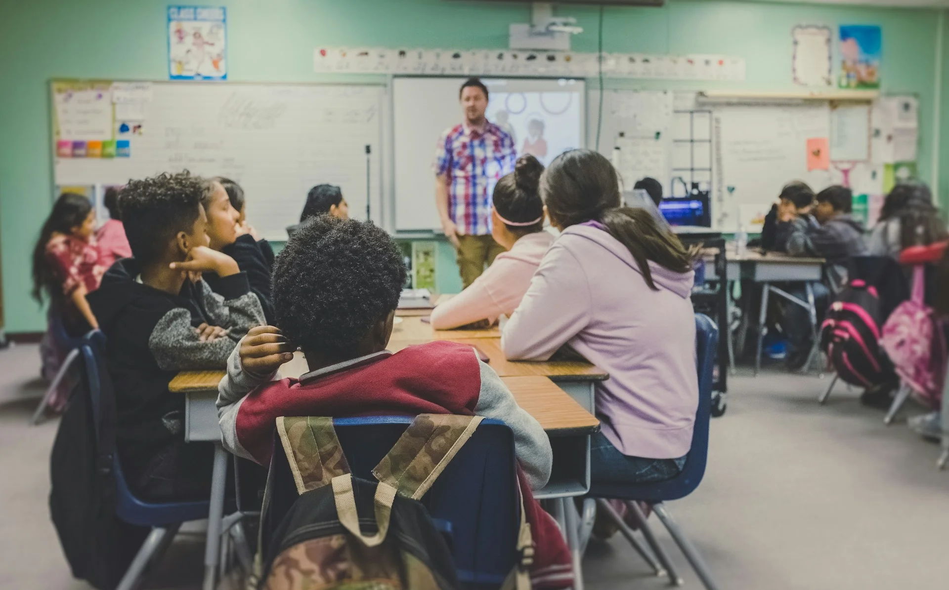 photo - a lesson taking place in one of alternative schools uk